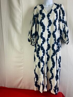 H&M White and Navy Tie-Dye Dress